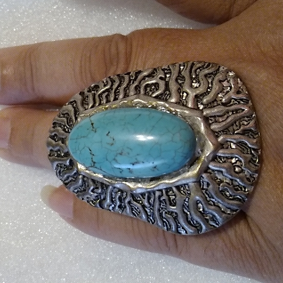 Nwt Faux Turquoise Stretch Ring - Picture 2 of 8